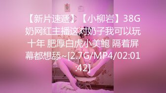 对着镜头就闻到此女散发的种种骚味（内有联系方式）