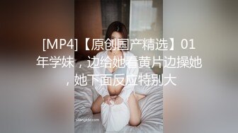 办公楼偷拍蓝裙美女还捎带一位